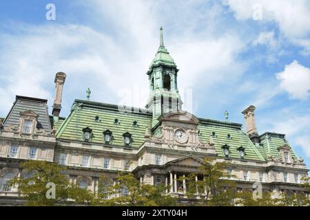 Das alte Montreal Rathaus (Hotel de Ville) an einem bewölkten Tag Stockfoto