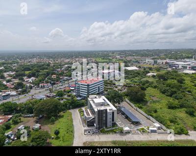 Managua, Nicaragua - 16. August 2024: Bürogebäude in Managua Nicaragua mittelamerika aus der Luft Stockfoto