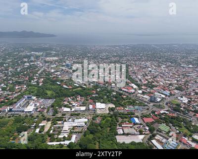 Managua, Nicaragua - 16. August 2024: Managua Stadtlandschaft auf See Hintergrund Drohnenansicht Stockfoto