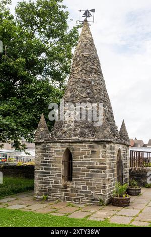 Sommerhaus, bekannt als Groatie Hoose, erbaut von James Traill im Kirkwall Garden im Jahr 1730. Spire verwendet Ballaststoffe vom zerstörten Piratenschiff John Gow Stockfoto