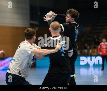 Marko Grgic (ThSV Eisenach, #17), Peter Walz (ThSV Eisenach, #14), Frederik, Arnoldsen (sah-Skanderborg AGF, #5) GER, ThSV Eisenach gegen sah-Skanderbork AGF, Handball, Diakin 1. Handballbundesliga Maenner, 2.Wartburg Cup, Spielzeit 2024/2025, Freitag, 16.08.2024, 20.30Uhr Foto: Eibner-Pressefoto/Martin Herbst Stockfoto