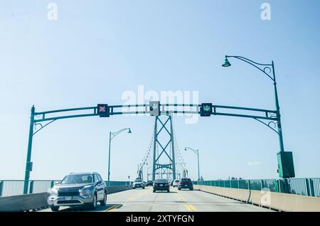Lions Gate Hängebrücke - West Vancouver, BC, Kanada over Stockfoto