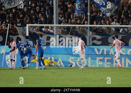 Sebastiano Desplanches von Palermo FC während des italienischen Fußballspiels der Serie B zwischen Brescia Calcio FC und Palermo FC im Mario Rigamonti Stadium am 16. August 2024 in Brixia, Italien. Stockfoto