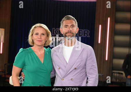 Die Moderatoren Susan Link und Micky Beisenherz der WDR Talkshow Kölner Treff *** die Moderatoren Susan Link und Micky Beisenherz der WDR Talkshow Kölner Treff Stockfoto