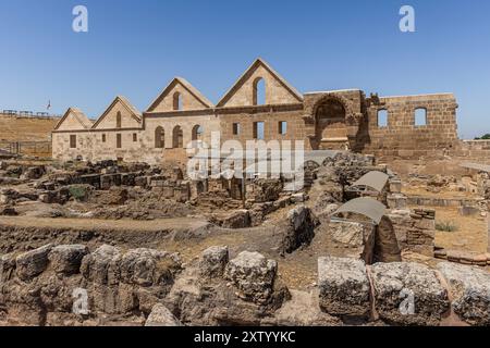 Ruinen von Ulu Cami (die große Moschee) in Harran. Dieses architektonische Denkmal ist die älteste Moschee in Anatolien und wurde im 8. Jahrhundert erbaut. Ruinen von Th Stockfoto