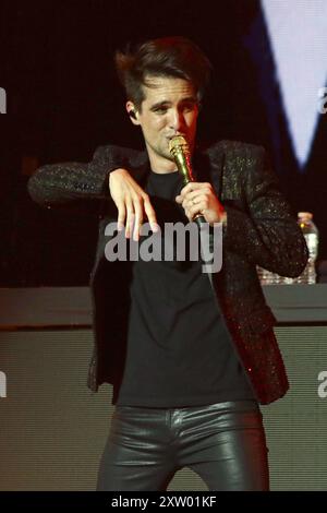 Brendon Urie hat Panik! In der Disco wird im Madison Square Garden in New York konzertiert. Stockfoto