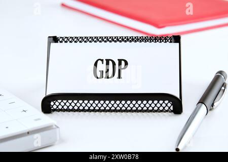 BIP, Symbol für gute Vertriebspraxis. Wirtschaft und BIP, Konzept der guten Vertriebspraxis. BIP auf einer Visitenkarte auf weißem Hintergrund Stockfoto