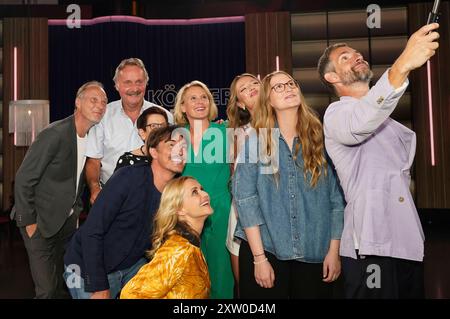 Martin Brambach, Peter Neururer, Rita Süssmuth, Matze Knop, Christine Sommer, Susan Link, Joelina Drews, Vivien Neufeldund Micky Beisenherz bei der Aufzeichnung der WDR-Talkshow Kölner Treff im WDR Studio BS 3. Köln, 16.08.2024 *** Martin Brambach, Peter Neururer, Rita Süssmuth, Matze Knop, Christine Sommer, Susan Link, Joelina Drews, Vivien Neufeldand Micky Beisenherz bei der Aufnahme der WDR Talkshow Kölner Treff im WDR Studio BS 3 Köln, 16 08 2024 Foto:XC.xAdolph/xFuturexImagex koelner treff1608 4803 Stockfoto