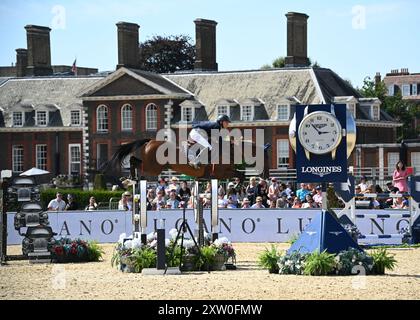 LONDON, ENGLAND: 16. August 2024: Harry Allen nahm an zwei Phasen des Springens im Royal Hospital Chelsea in London, Großbritannien, während der Longines Global Champions Tour Teil. Stockfoto