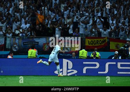 WARSCHAU, POLEN - 14. AUGUST: Kylian Mbappe von Real Madrid feiert, nachdem er beim Spiel zwischen Real Madrid im UEFA Super Cup 2024 das erste Tor erzielt hat Stockfoto