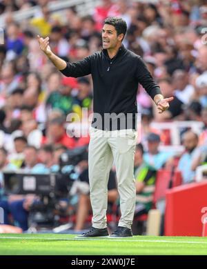 London, Großbritannien. August 2024. August 2024 - Arsenal gegen Olympique Lyonnais - Emirates Cup - Emirates Stadium. Arsenal Manager Mikel Arteta. Bildnachweis: Mark Pain/Alamy Live News Stockfoto
