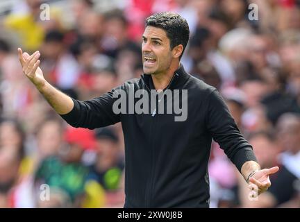 London, Großbritannien. August 2024. August 2024 - Arsenal gegen Olympique Lyonnais - Emirates Cup - Emirates Stadium. Arsenal Manager Mikel Arteta. Bildnachweis: Mark Pain/Alamy Live News Stockfoto