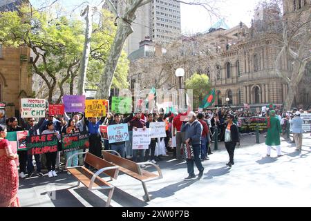 Sydney, Australien. August 2024. Die australische Föderation für ethnische und religiöse Minderheiten in Bangladesch (AFERMB) protestiert in der George Street neben dem Rathaus von Sydney, um die Gräueltaten gegen Hindus, Buddhisten und Christen in Bangladesch zu stoppen. Richard Milnes/Alamy Live News Stockfoto