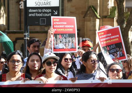 Sydney, Australien. August 2024. Die australische Föderation für ethnische und religiöse Minderheiten in Bangladesch (AFERMB) protestiert in der George Street neben dem Rathaus von Sydney, um die Gräueltaten gegen Hindus, Buddhisten und Christen in Bangladesch zu stoppen. Richard Milnes/Alamy Live News Stockfoto