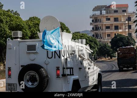 Marjayoun, Libanon. August 2024. Militärfahrzeuge der UN-Mission (UNO) in der südlibanesischen Stadt Marjayoun nahe der Grenze zu Israel. Quelle: SOPA Images Limited/Alamy Live News Stockfoto
