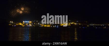 Feuerwerk im Hafen von malta am 30. April 2014 aus Kalkara, Malta Stockfoto