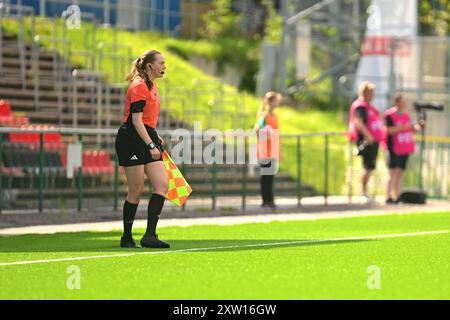 Vallingby, Schweden, 17. August 2024: Schiedsrichterin Elsa Wisting während des Spiels in der schwedischen Liga OBOS Damallsvenskan am 17. August 2024 zwischen Hammarby IF und Linkoping FC bei Grimsta IP in Vallingby (Stockholm), Schweden (Peter Sonander/SPP) Credit: SPP Sport Press Photo. /Alamy Live News Stockfoto