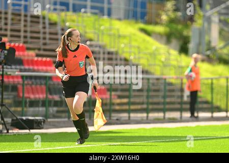 Vallingby, Schweden, 17. August 2024: Schiedsrichterin Elsa Wisting während des Spiels in der schwedischen Liga OBOS Damallsvenskan am 17. August 2024 zwischen Hammarby IF und Linkoping FC bei Grimsta IP in Vallingby (Stockholm), Schweden (Peter Sonander/SPP) Credit: SPP Sport Press Photo. /Alamy Live News Stockfoto