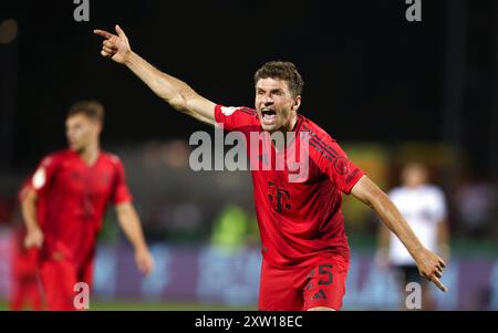 ULM – 16. AUGUST: Thomas Müller von Bayern München reagiert beim DFB-Pokal-Spiel zwischen SSV Ulm 1846 und FC Bayern München am 16. August 2024 in Ulm. © diebilderwelt / Alamy Stock Stockfoto