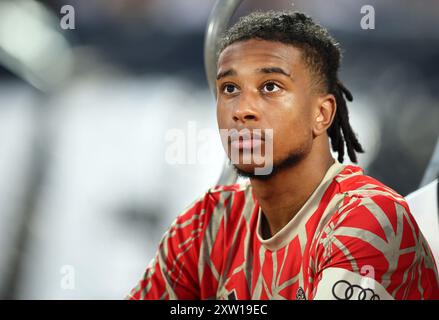 ULM – 16. AUGUST: Michael Olise von Bayern München Ersatzbank beim DFB-Pokal-Spiel zwischen SSV Ulm 1846 und FC Bayern München am 16. August 2024 in Ulm. © diebilderwelt / Alamy Stock Stockfoto