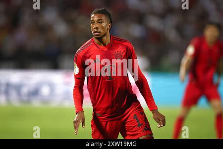 ULM – 16. AUGUST: Michael Olise von Bayern München sieht beim DFB-Pokal-Spiel zwischen SSV Ulm 1846 und FC Bayern München am 16. August 2024 in Ulm an. © diebilderwelt / Alamy Stock Stockfoto