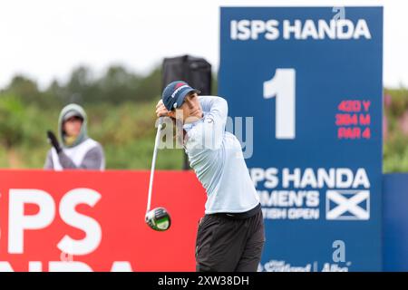 North Ayrshire, Schottland. August 2024. Cheyenne Knight schlägt in der dritten Runde der ISPS HANDA Women’s Scottish Open 2024 in Dundonald Links ins 1. Loch ab. Quelle: Tim Gray/Alamy Live News Stockfoto