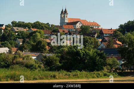 Ungewöhnlicher Blick auf das berühmte Benediktinerkloster von Tihany, den Balaton-See Stockfoto