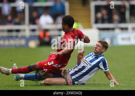 Joe Grey von Hartlepool United kämpft am Samstag, den 17. August 2024, mit Nathan Ralph von Southend United während des Vanarama National League-Spiels zwischen Hartlepool United und Southend United im Victoria Park, Hartlepool. (Foto: Mark Fletcher | MI News) Credit: MI News & Sport /Alamy Live News Stockfoto