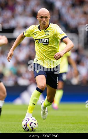 Newcastle, Großbritannien. August 2024. Newcastle, England, 17. August 2024: Will Smallbone of Southampton spielt am 17. AUGUST 2024 im St. James Park in Newcastle, ENGLAND. (Foto: Richard Callis/SPP) (Richard Callis/SPP) Credit: SPP Sport Press Photo. /Alamy Live News Stockfoto