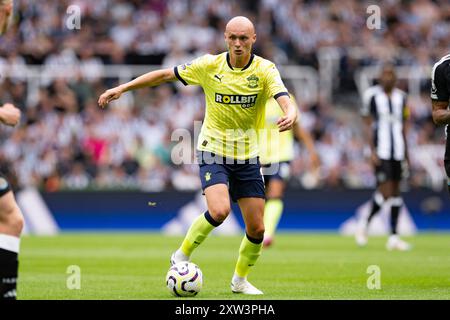 Newcastle, Großbritannien. August 2024. Newcastle, England, 17. August 2024: Will Smallbone of Southampton spielt am 17. AUGUST 2024 im St. James Park in Newcastle, ENGLAND. (Foto: Richard Callis/SPP) (Richard Callis/SPP) Credit: SPP Sport Press Photo. /Alamy Live News Stockfoto