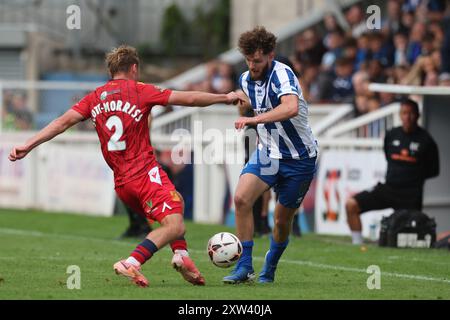 Anthony Mancini von Hartlepool United in Aktion mit Gus Scott-Morriss während des Vanarama National League-Spiels zwischen Hartlepool United und Southend United im Victoria Park, Hartlepool am Samstag, den 17. August 2024. (Foto: Mark Fletcher | MI News) Credit: MI News & Sport /Alamy Live News Stockfoto