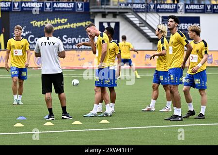 Sint Truiden, Belgien. August 2024. Die Spieler der STVV wurden vor einem Fußballspiel zwischen Sint-Truidense VV und FCV Dender EH am Samstag, den 17. August 2024 in Sint-Truiden, am vierten Tag der Saison 2024-2025 der ersten Liga der „Jupiler Pro League“ der belgischen Meisterschaft, im Bild dargestellt. BELGA FOTO JOHAN EYCKENS Credit: Belga News Agency/Alamy Live News Stockfoto