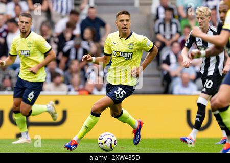Newcastle, Großbritannien. August 2024. Newcastle, England, 17. August 2024: Jan Bednarek aus Southampton spielt am 17. AUGUST 2024 im St. James Park in Newcastle. (Foto: Richard Callis/SPP) (Richard Callis/SPP) Credit: SPP Sport Press Photo. /Alamy Live News Stockfoto