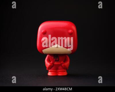 Tambow, Russische Föderation - 10. August 2024 Daredevil Funko POP Mini Vinyl Figur auf schwarzem Hintergrund. Stockfoto