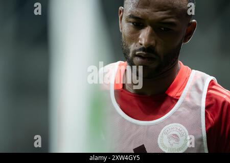 Aris FC Limassol lädt Olympiacos Piraeus FC am 10. August 2024 zu einem Freundschaftsspiel im AlfaMega Stadium in Limassol, Zypern ein Stockfoto