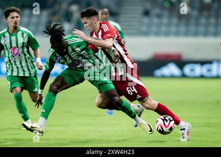 Aris FC Limassol lädt Olympiacos Piraeus FC am 10. August 2024 zu einem Freundschaftsspiel im AlfaMega Stadium in Limassol, Zypern ein Stockfoto