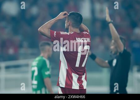 Aris FC Limassol lädt Olympiacos Piraeus FC am 10. August 2024 zu einem Freundschaftsspiel im AlfaMega Stadium in Limassol, Zypern ein Stockfoto