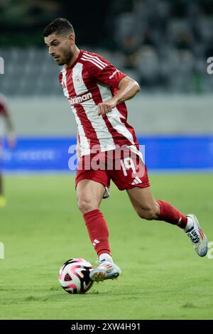 Aris FC Limassol lädt Olympiacos Piraeus FC am 10. August 2024 zu einem Freundschaftsspiel im AlfaMega Stadium in Limassol, Zypern ein Stockfoto