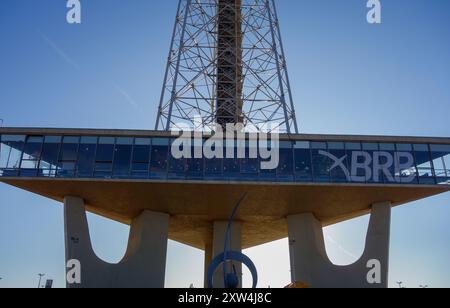 Brasilia, Brasilien - 22. Juli 2024: Panorama-Fernsehturm der Stadt. Stockfoto