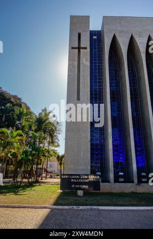 Brasilia, Brasilien - 22. Juli 2024: Santuario Sao Joao Bosco, oder Heiligtum des Heiligen Johannes Bosco, Außenansicht. Stockfoto