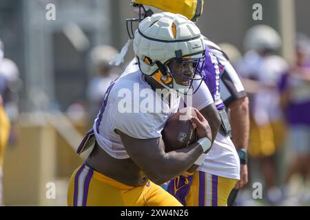 17. August 2024: LSU Running Back Kaleb Jackson (28) sucht während des Herbst-Football-Camps in der LSU Charles McClendon Practice Facility in Baton Rouge, LA, nach Laufraum. Jonathan Mailhes/CSM Stockfoto