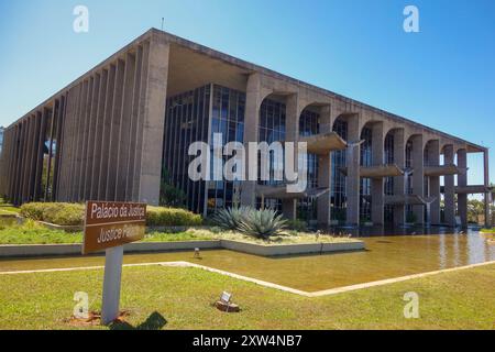 Justizpalastgebäude in Brasilia, Brasilien, Außenansicht. Stockfoto