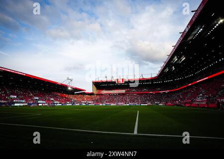 Enschede, Niederlande. August 2024. Enschede - de Grolsch Veste im zweiten Spiel der Eredivisie Saison 2024/2025. Das Spiel findet am 17. August 2024 in de Grolsch Veste in Enschede, Niederlande, zwischen dem FC Twente und Sparta Rotterdam statt. (VK Sportphoto/Yannick Verhoeven) Credit: Yannick Verhoeven/Alamy Live News Stockfoto