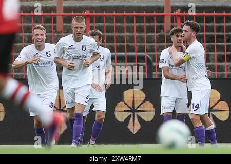 Brüssel, Belgien August 2024. Die Spieler von Patro Eisden feiern am ersten Tag der zweiten Liga der Challenger Pro League 2023-2024 1B der belgischen Meisterschaft am Samstag, den 17. August 2024, während eines Fußballspiels zwischen RWD Molenbeek und Patro Eiden Maasmechelen in Brüssel. BELGA FOTO BRUNO FAHY Credit: Belga News Agency/Alamy Live News Stockfoto