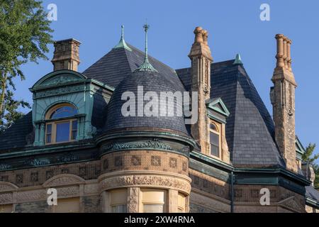 Milwaukee - 14. August 2024: Frederick Miller Mansion. Dieses Haus mit 11 Schlafzimmern und 10.000 Quadratfuß gehörte dem Erben der Miller Brewing Company Freddie Mille Stockfoto