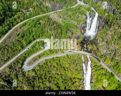 Luftaufnahme des Wasserfalls Skjervsfossen, in der Nähe von Granvin, Hardanger, Norwegen Stockfoto