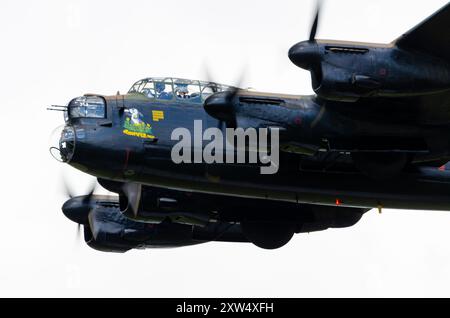 Avro Lancaster von der Royal Air Force Battle of Britain Memorial Flight. Serie PA474 mit dem Namen Thumper on Nose Art. Fliegen Stockfoto