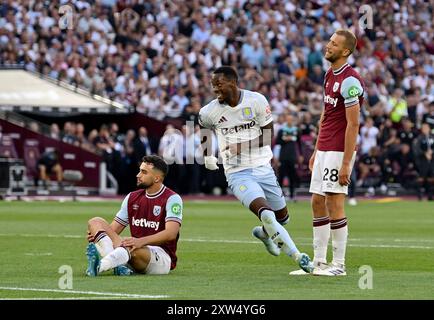 London, Großbritannien. August 2024. Jhon Durán (Aston Villa, 2. Links) feiert das 2. Tor von Aston Villa während des Spiels West Ham gegen Aston Villa Premier League im London Stadium Stratford. Dieses Bild ist NUR für REDAKTIONELLE ZWECKE bestimmt. Für jede andere Verwendung ist eine Lizenz von Football DataCo erforderlich. Quelle: MARTIN DALTON/Alamy Live News Stockfoto