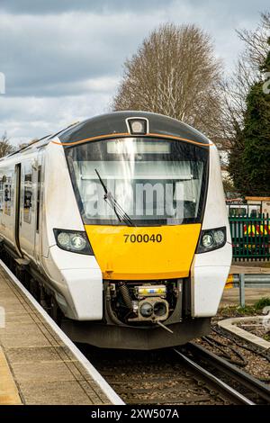 Southeastern Class 700 Desiro City, Einfahrt in Petts Wood Railway Station, Petts Wood, Orpington, Kent Stockfoto