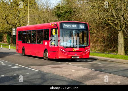 Fahren Sie Geradeaus Alexander Dennis Enviro200 London Transport Bus, Bexley Road, Eltham, Greater London Stockfoto